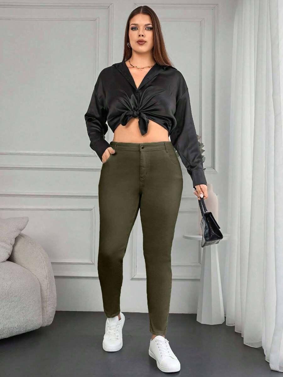 zielone spodnie jeansowe