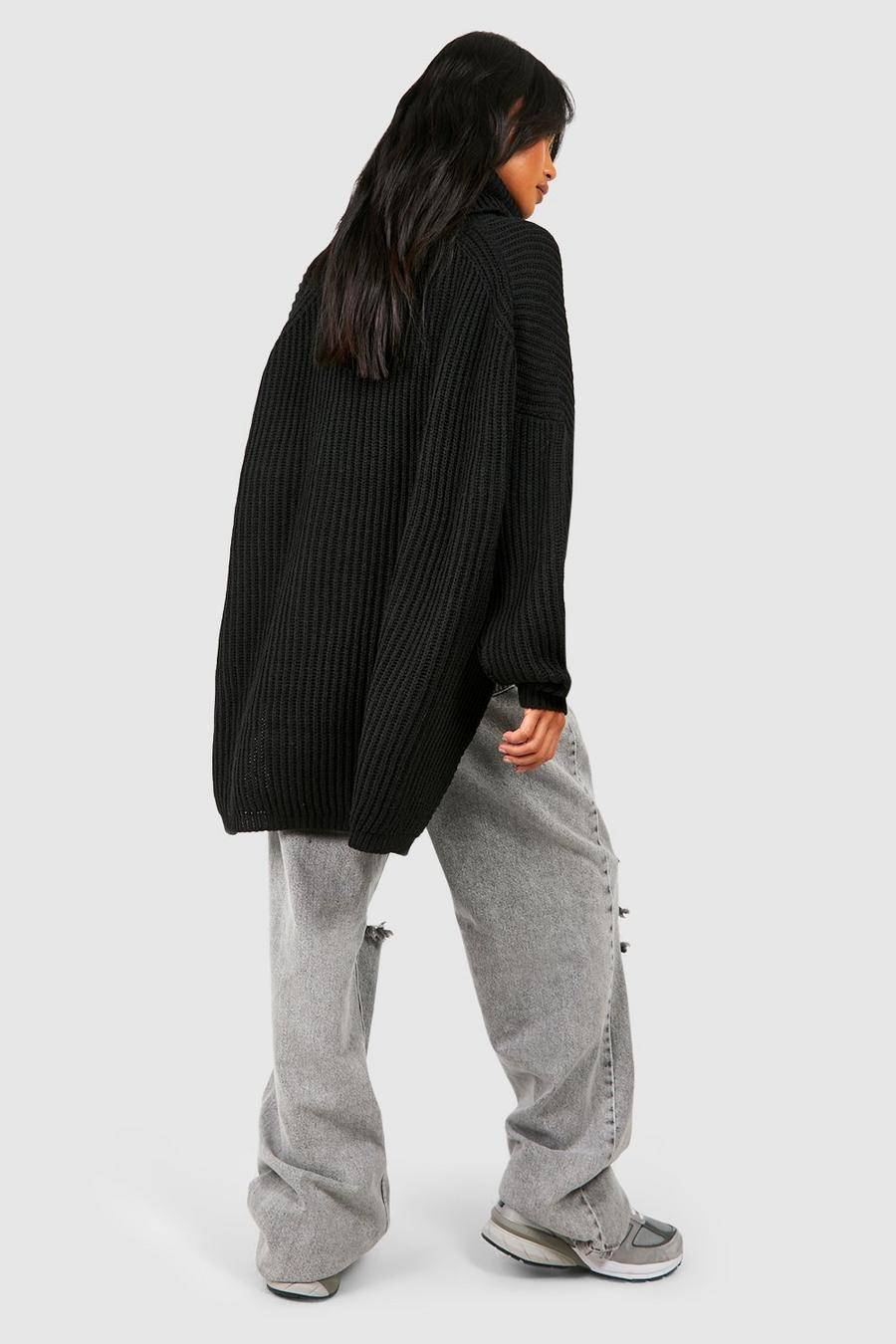 czarny sweter golf oversize