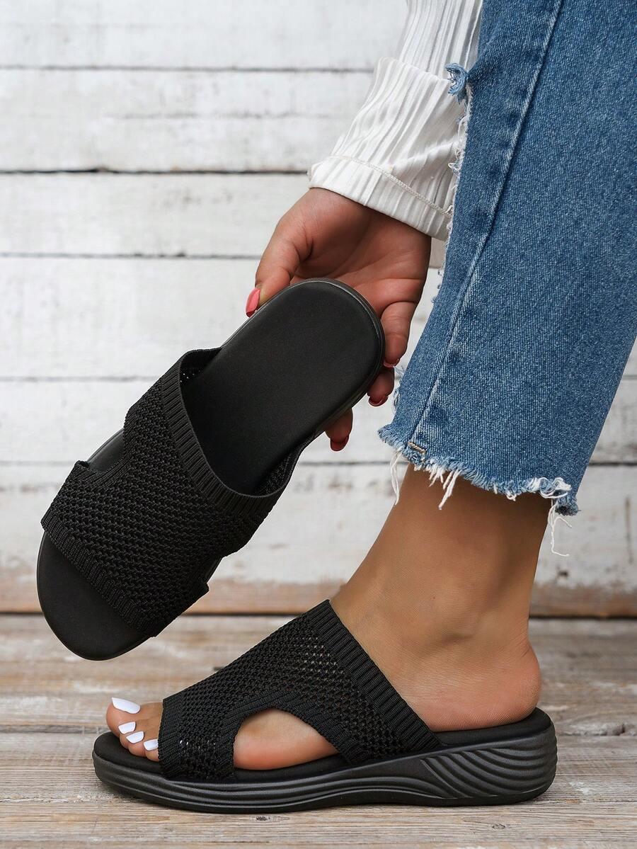 czarne klapki casual