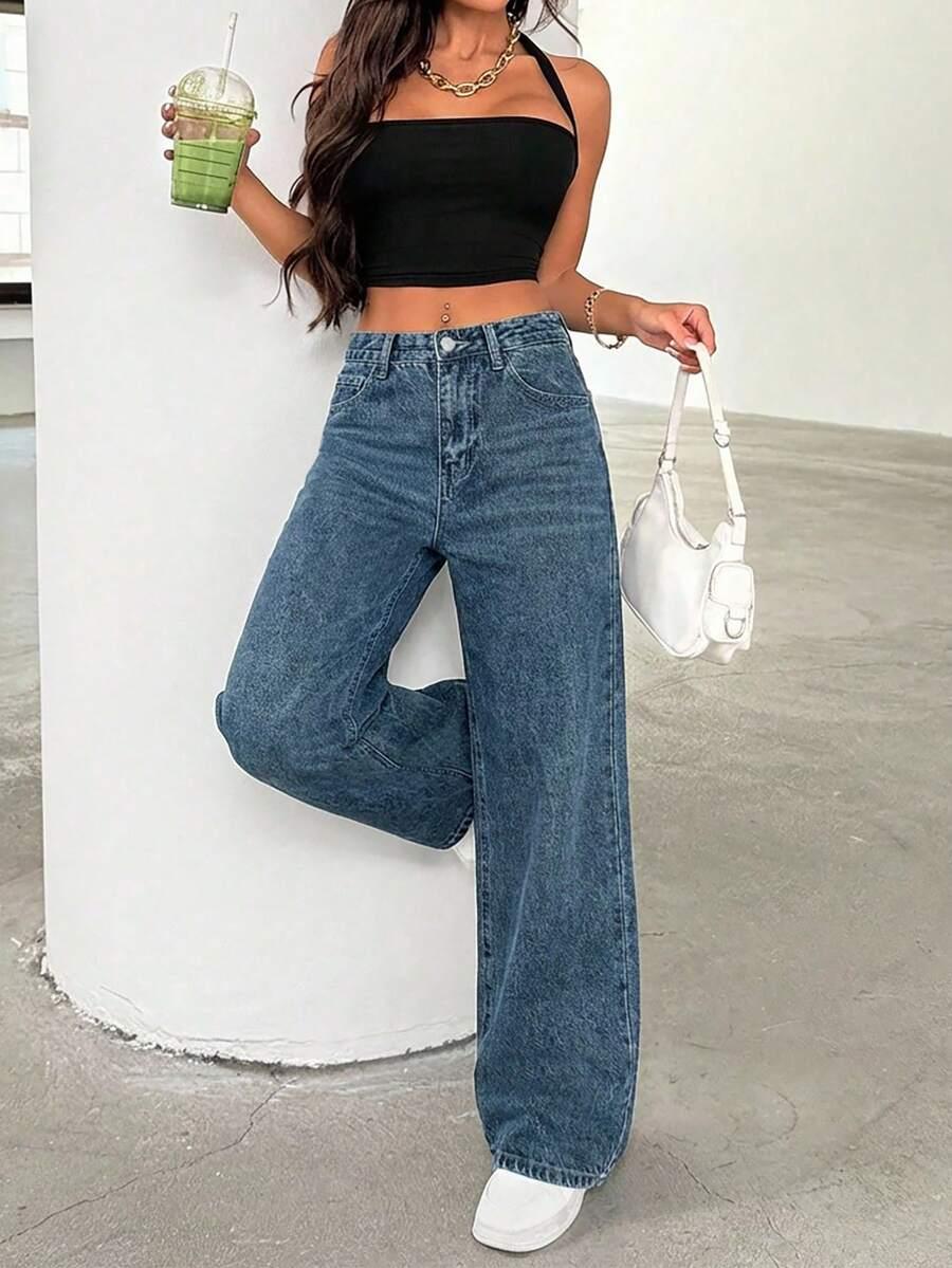 niebieskie spodnie jeans