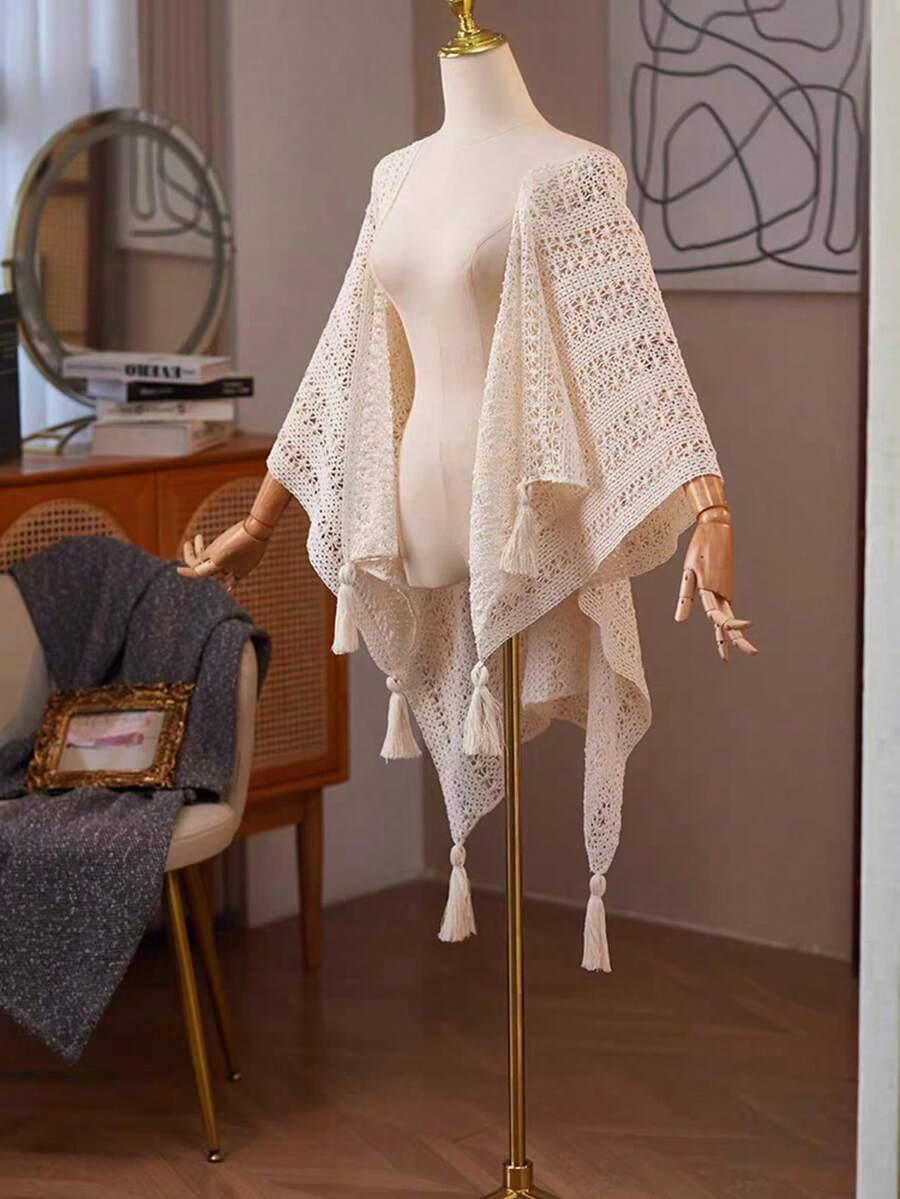 kremowe ponczo frędzle