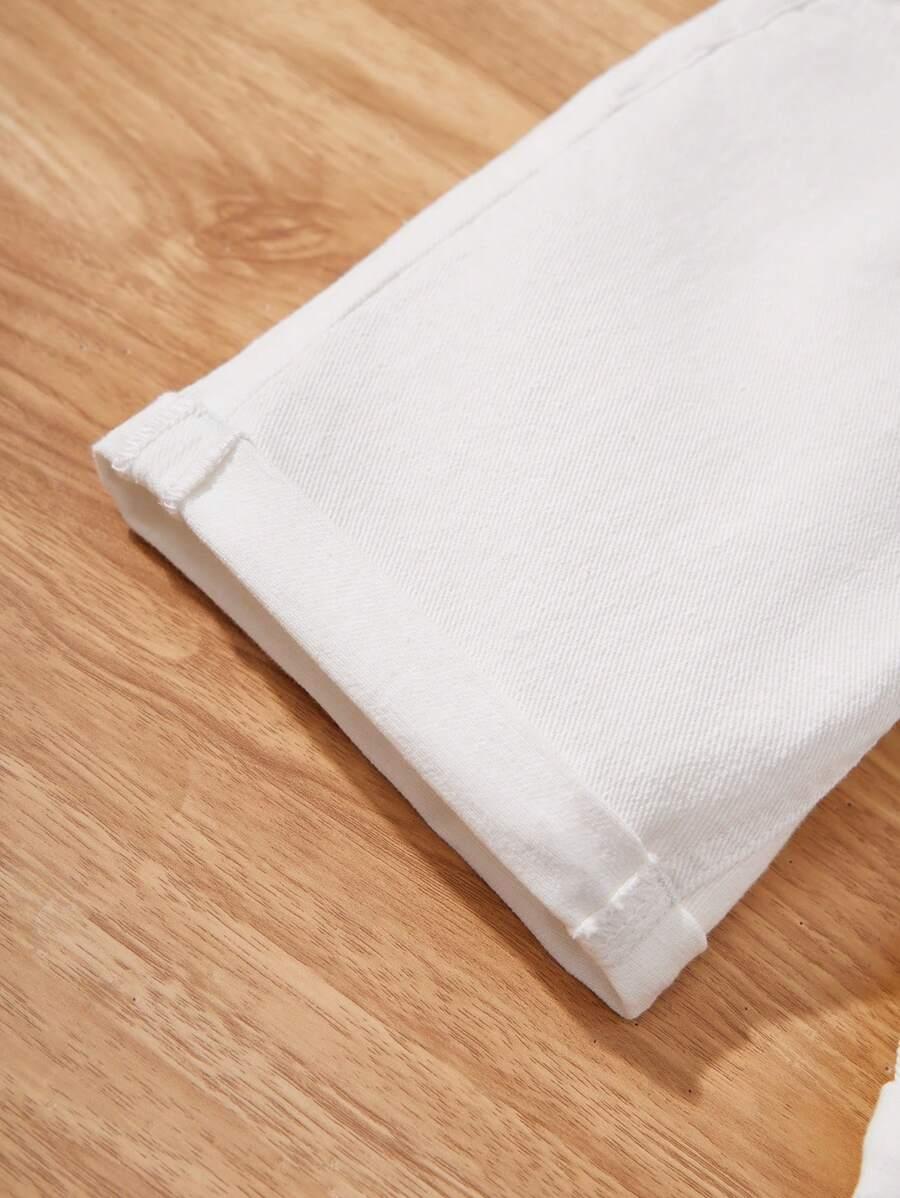 białe spodenki jeans
