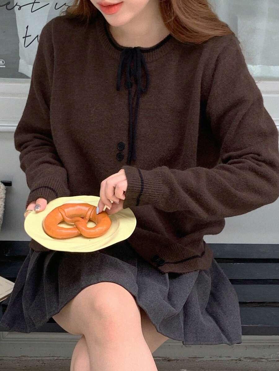 BRĄZOWY SWETER GUZIKI