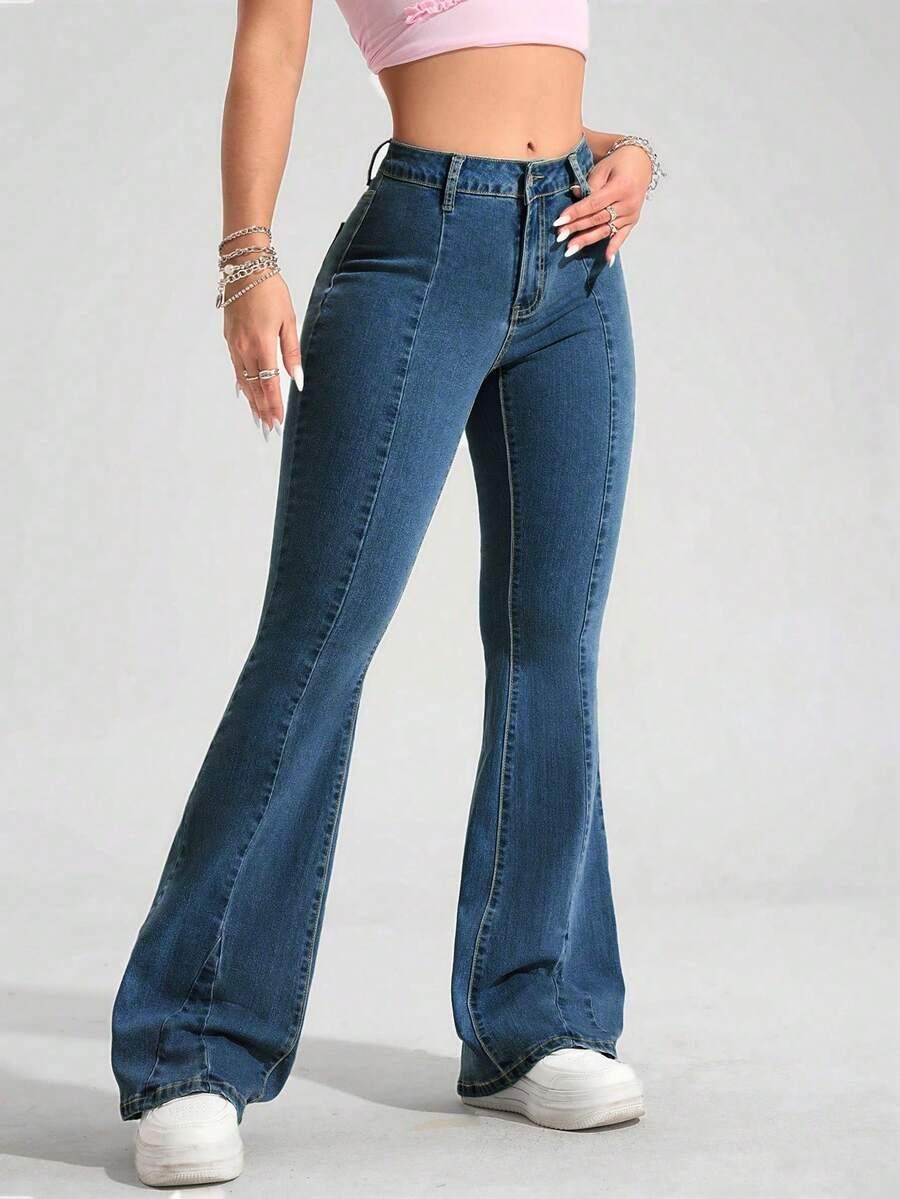 niebieskie spodnie jeans dzwony