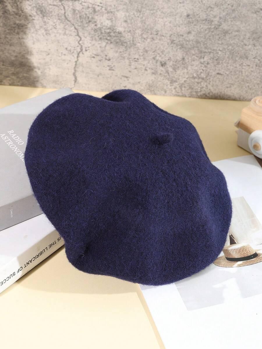 granatowy beret casual