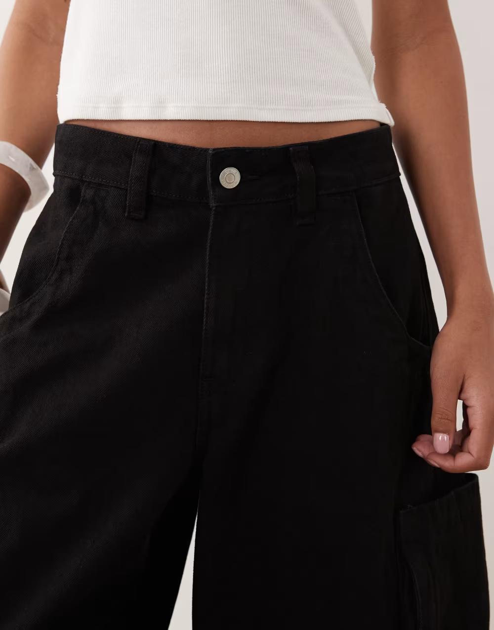 KLASYCZNE CZARNE SPODENKI JEANS