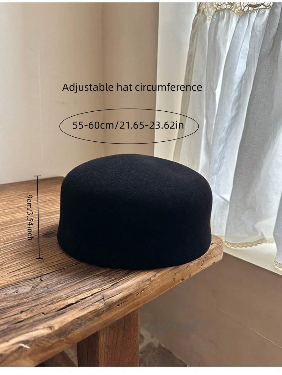 czarny wełniany beret