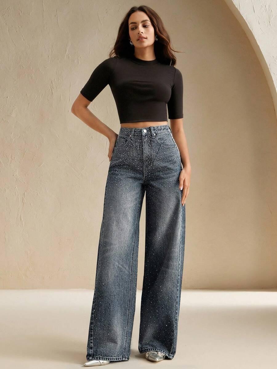 niebieskie spodnie jeans zdobienie