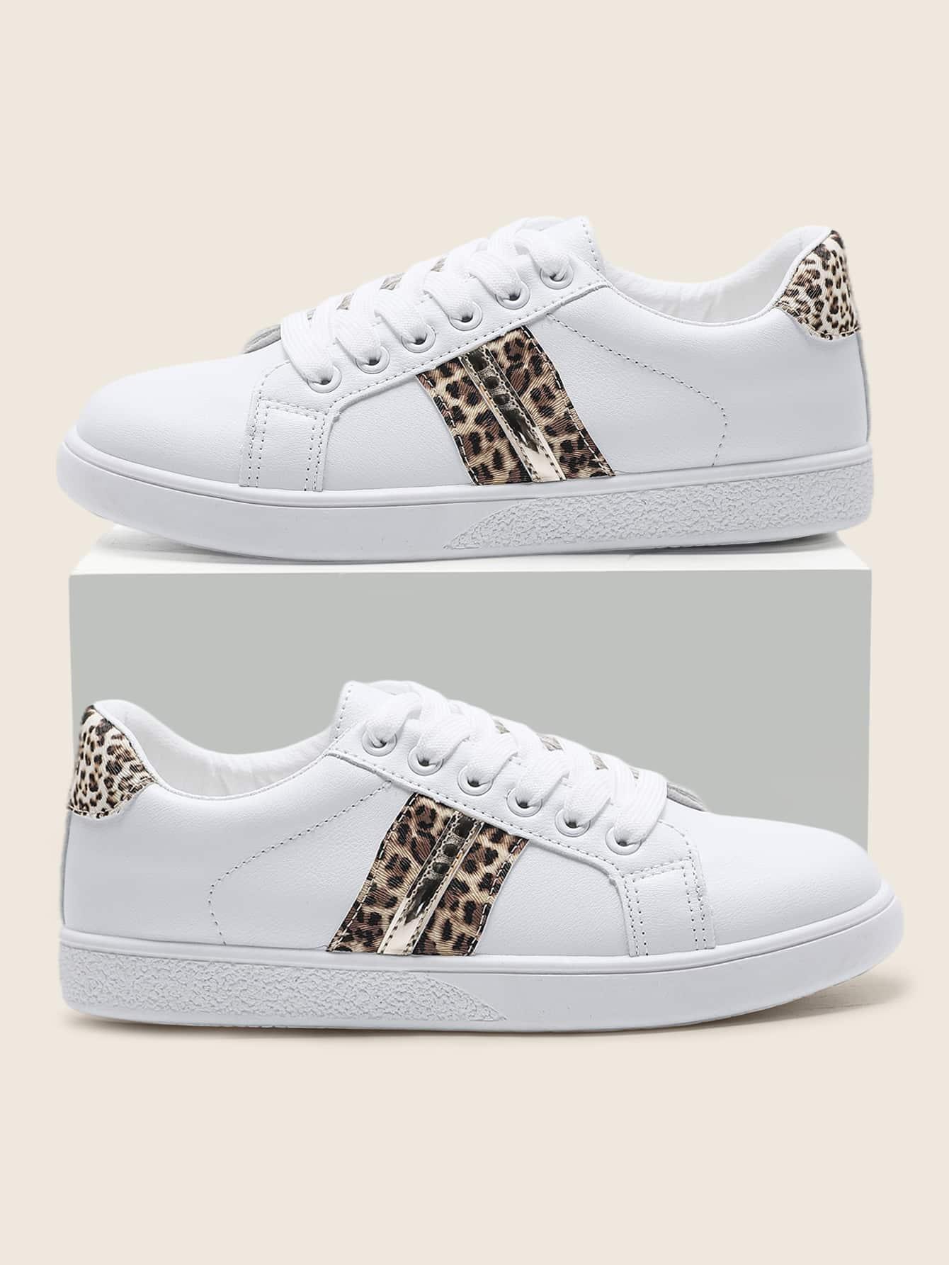 białe buty sportowe animal print 
