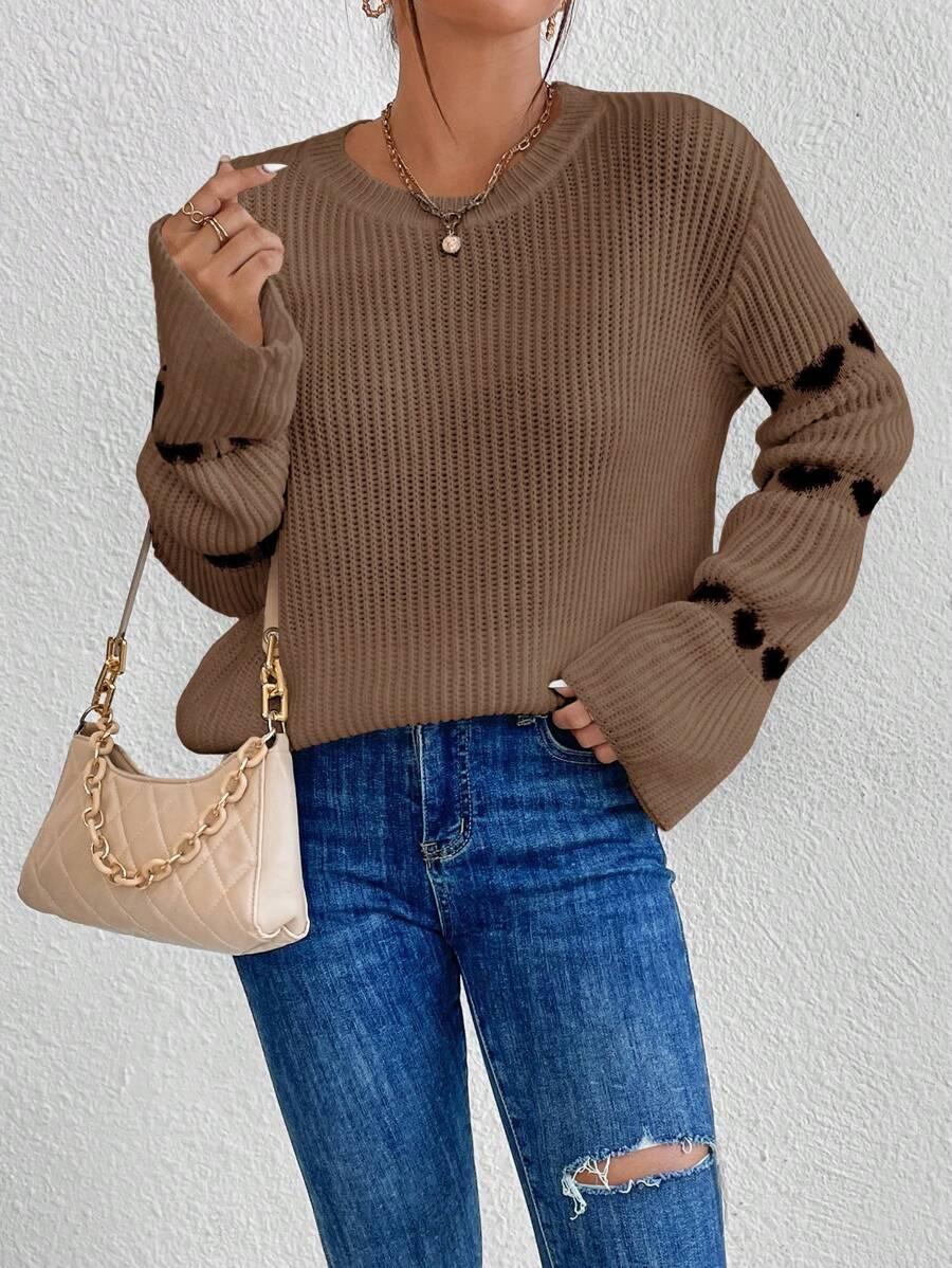 brązowy sweter zdobienie