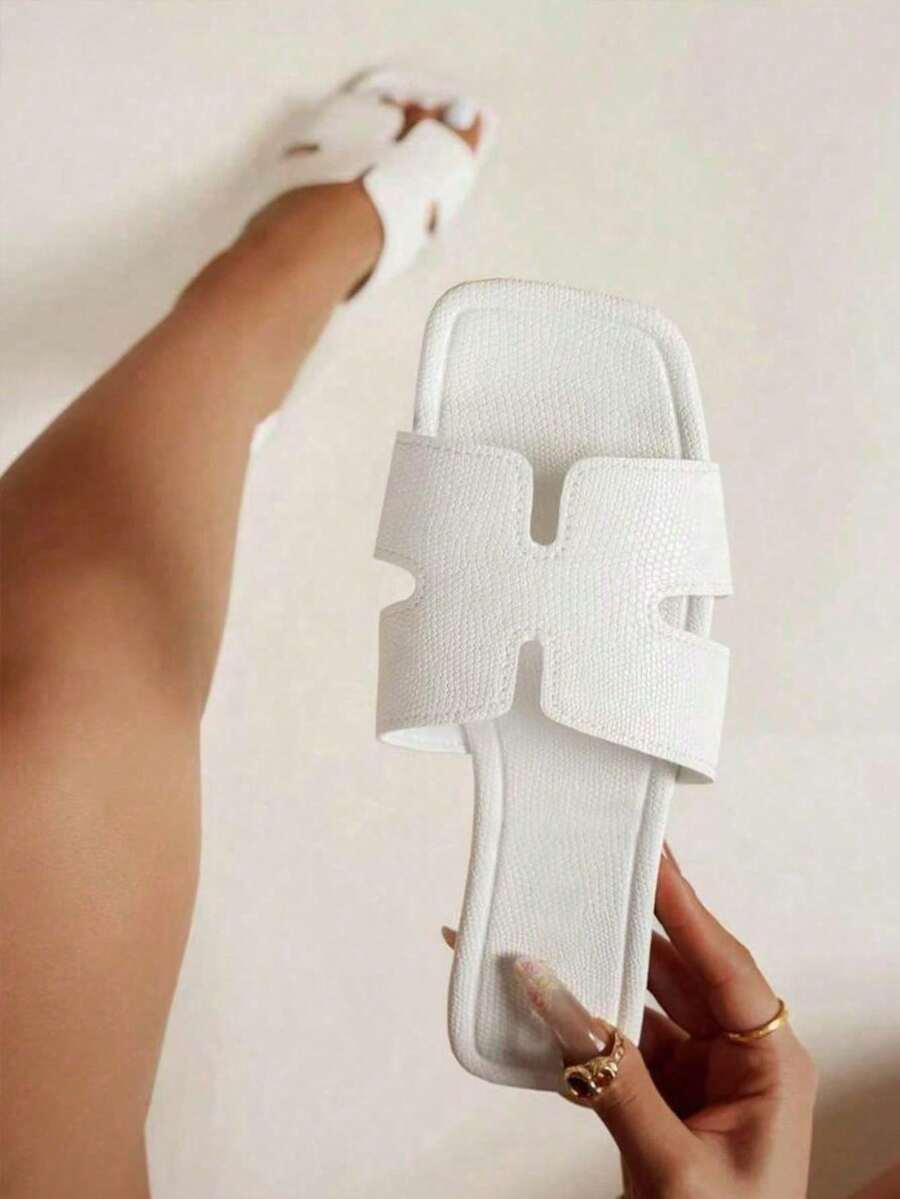 KREMOWE KLAPKI CASUAL