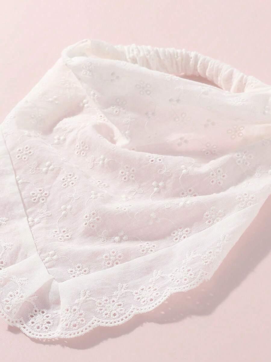 biała chusta na głowę