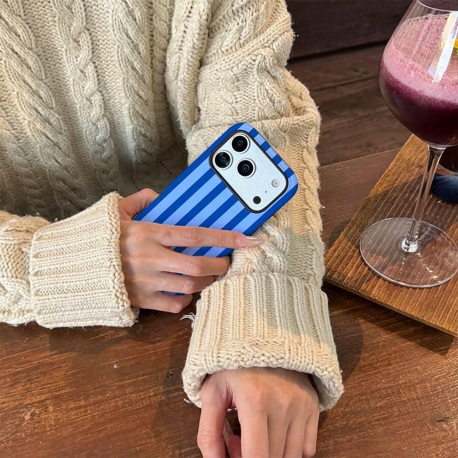 niebieskie etui na telefon iphone 17 pro