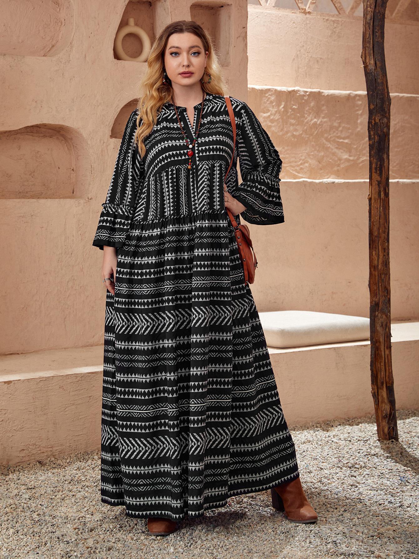 LUŹNA SUKIENKA MAXI W GEOMETRYCZNY WZÓR 