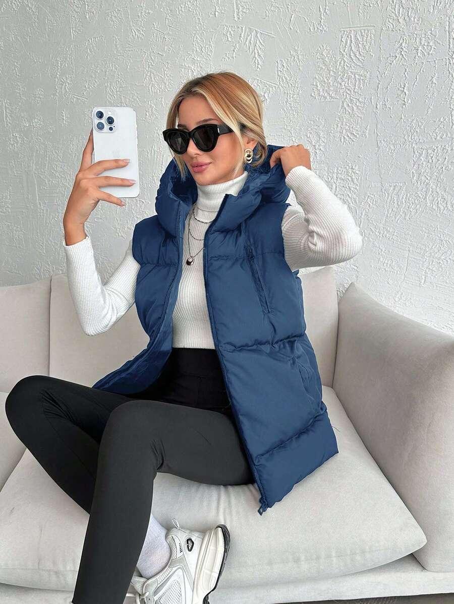niebieska pikowana kamizelka