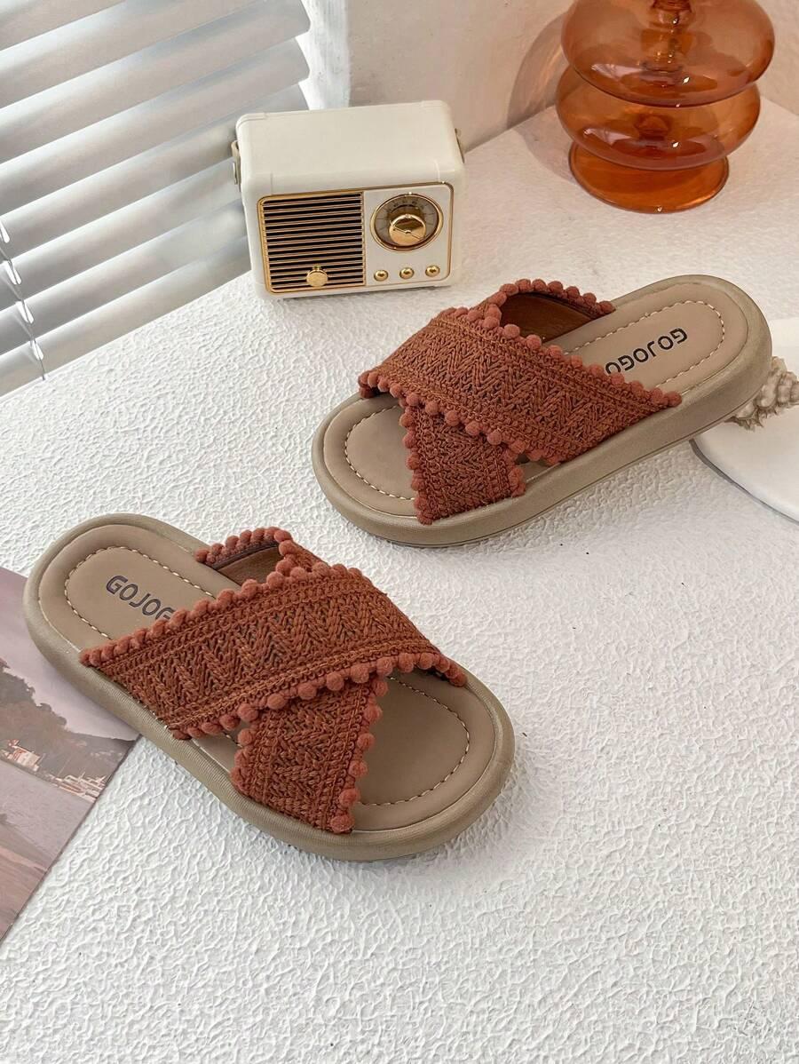brązowe klapki casual