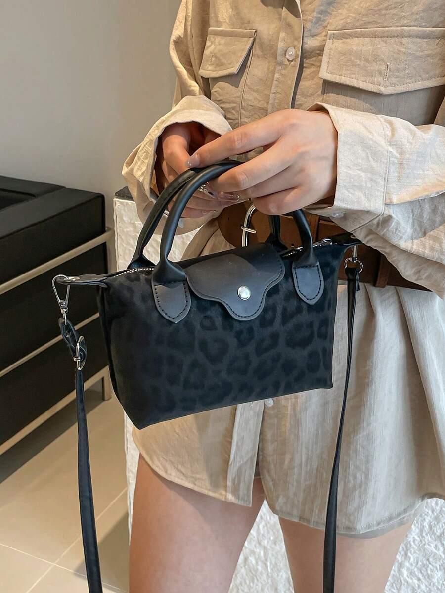 czarna torebka animal print