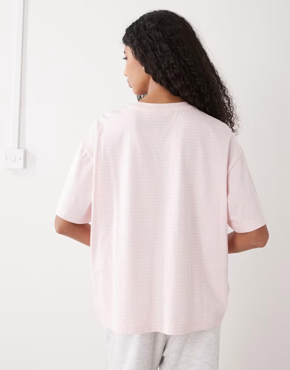 Różowy  t-shirt w paski