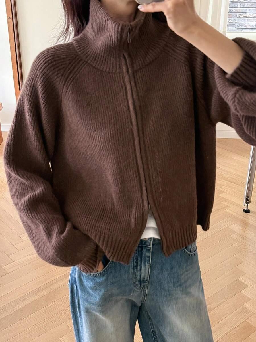 brązowy sweter zamek