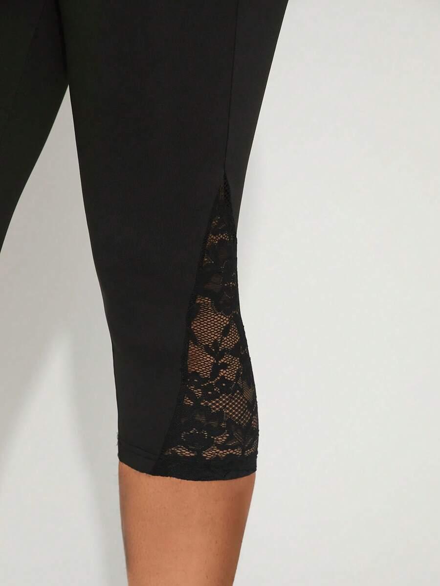 czarne legginsy koronka