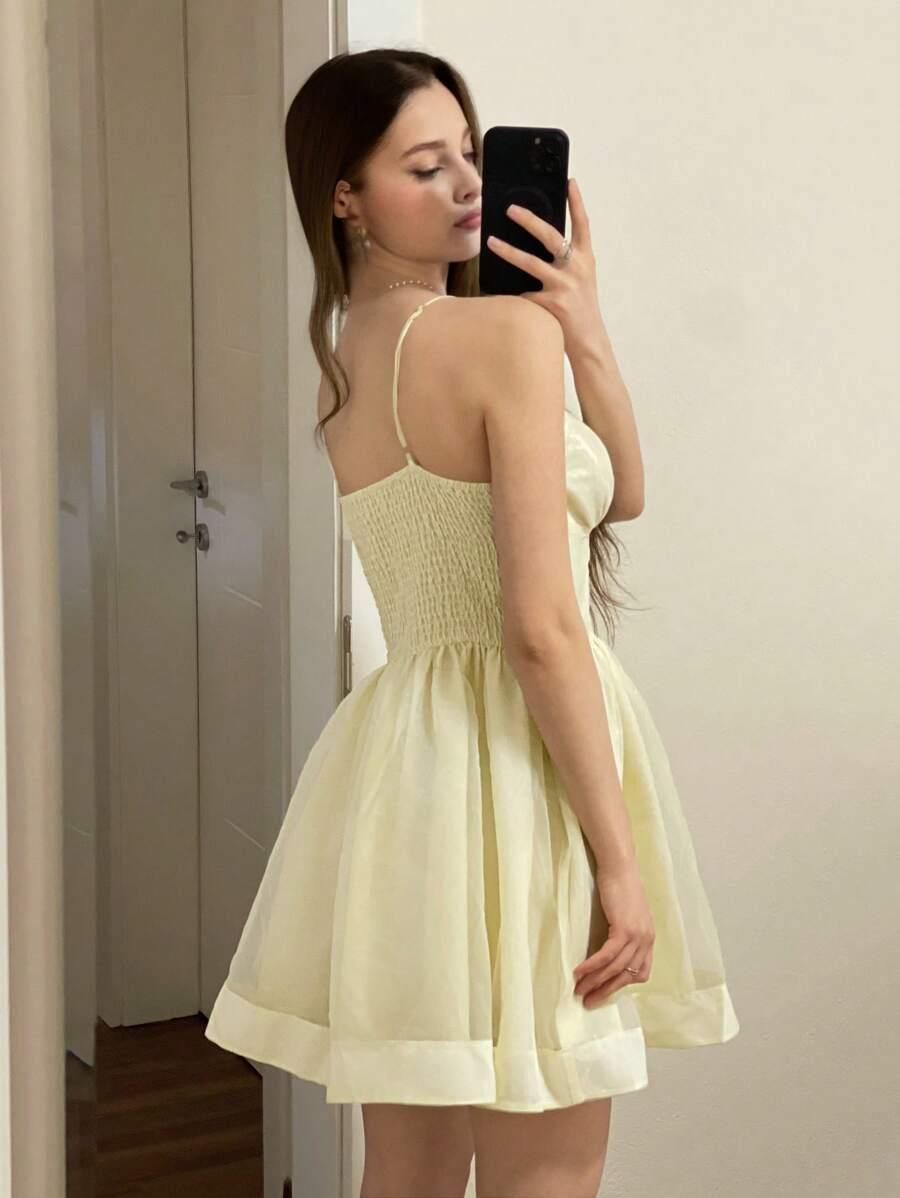 SUKIENKA MINI ROZKLOSZOWANA GŁĘBOKI DEKOLT