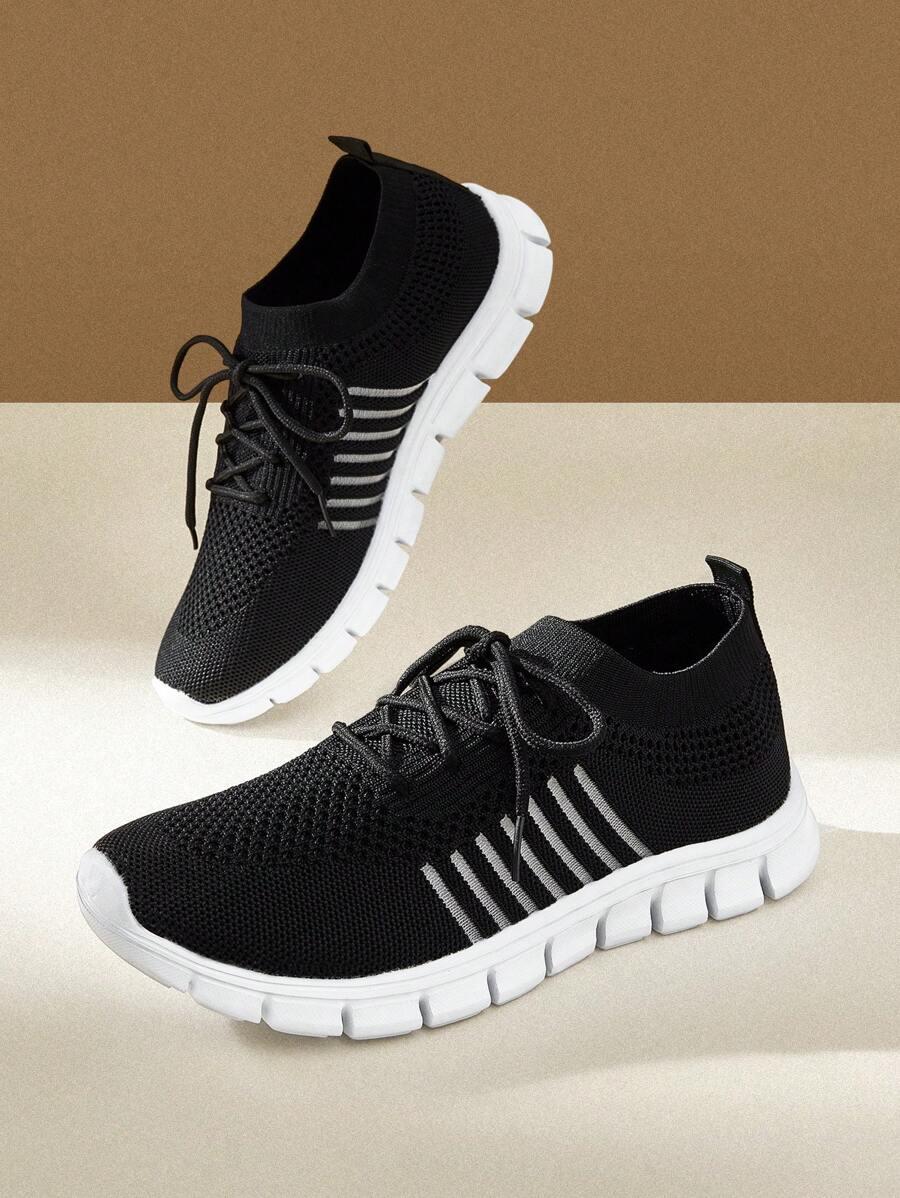 czarne buty sportowe