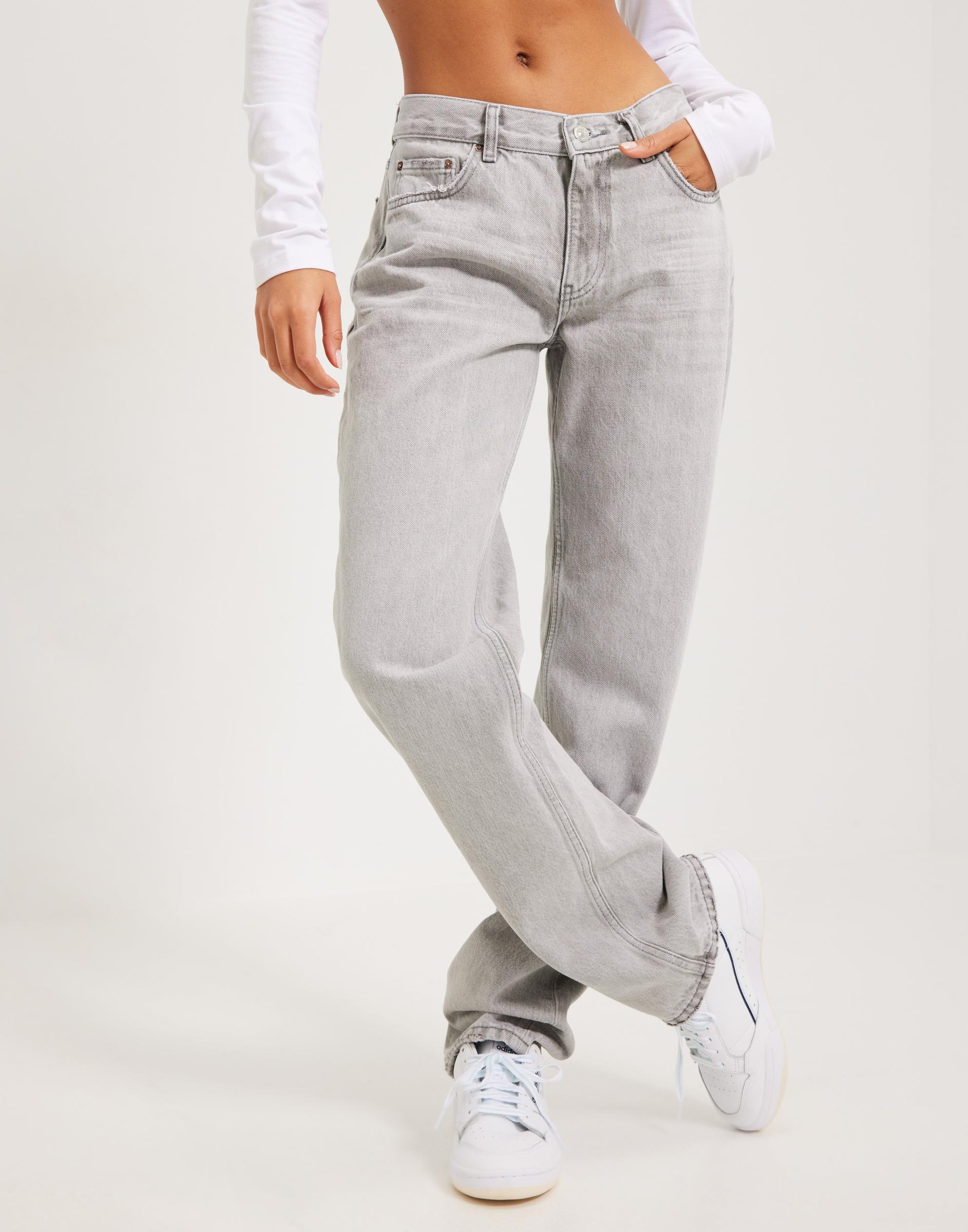 szare proste spodnie jeans kieszenie