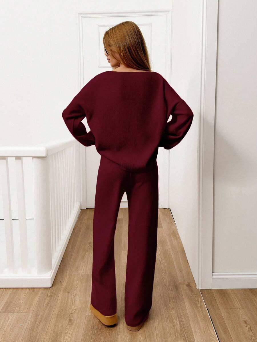 bordowy dzianinowy komplet sweter spodnie