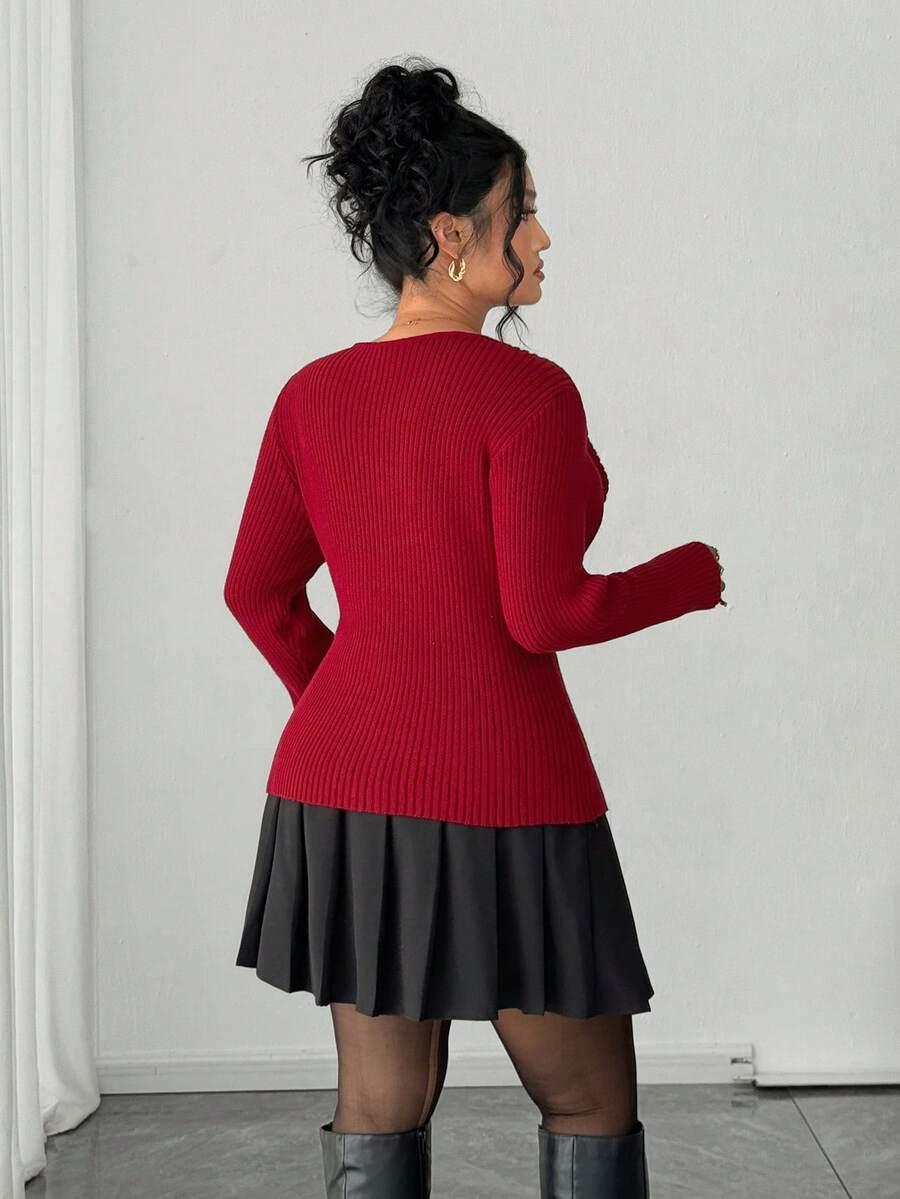 CZERWONY SWETER ZDOBIENIE 
