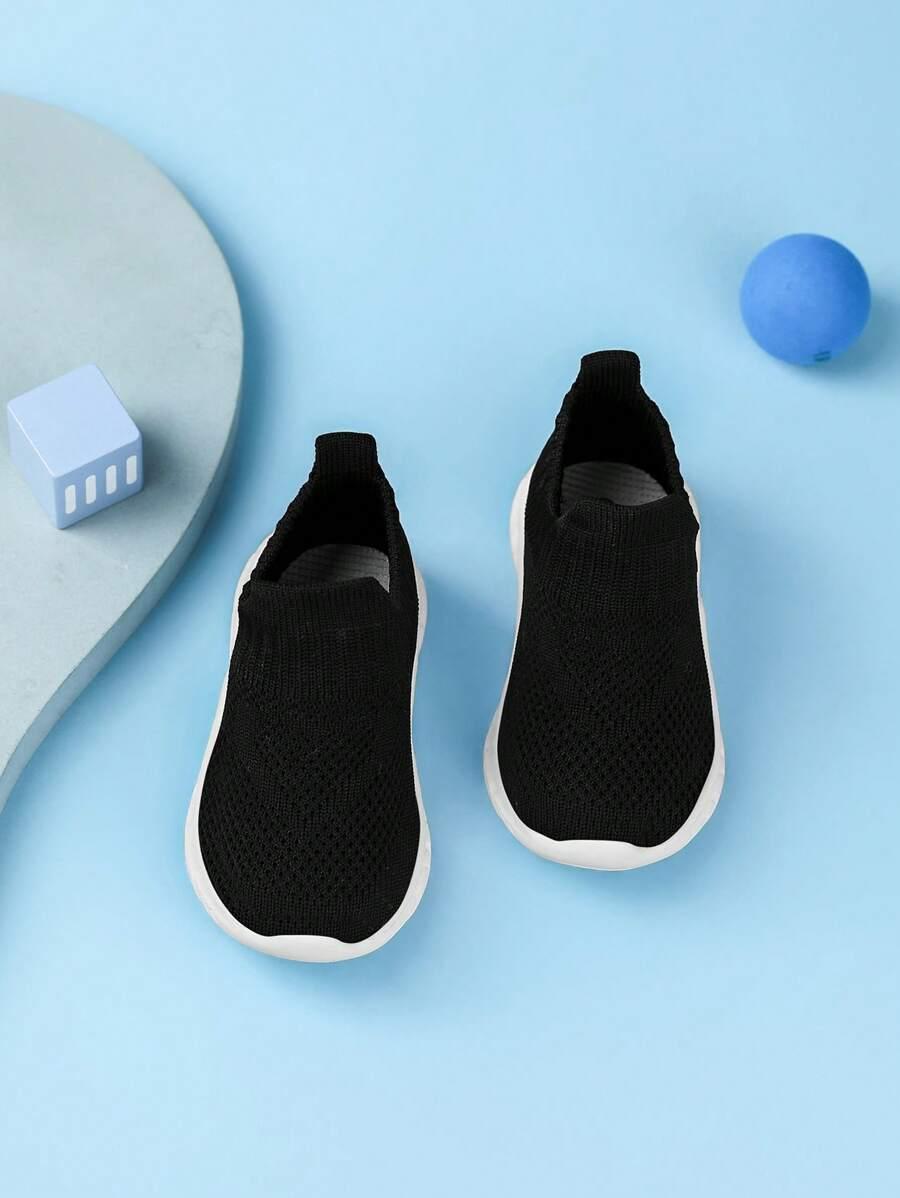 czarne buty sportowe