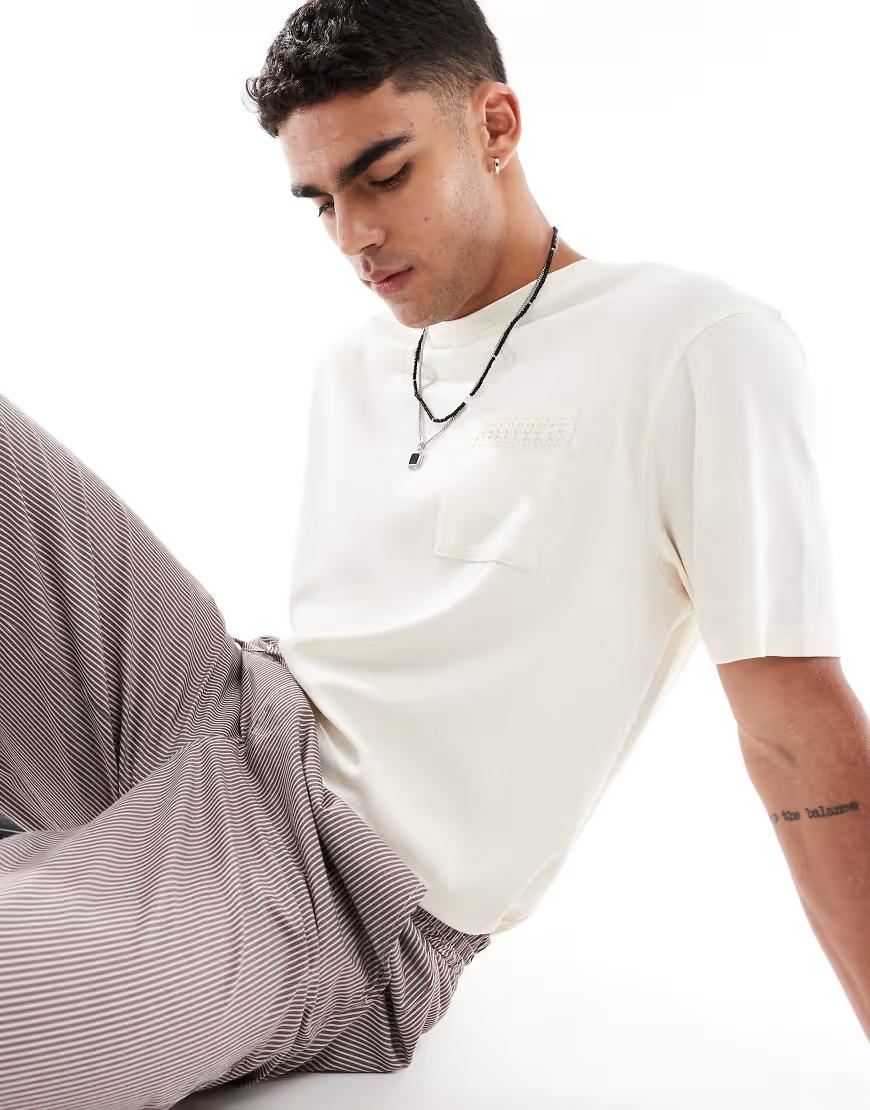 ECRU T-SHIRT OKRĄGŁY DEKOLT