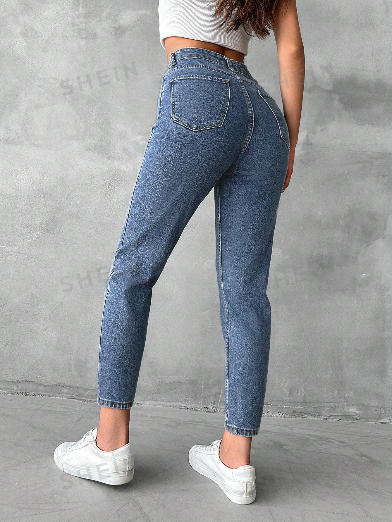 niebieskie jeansy kieszenie 