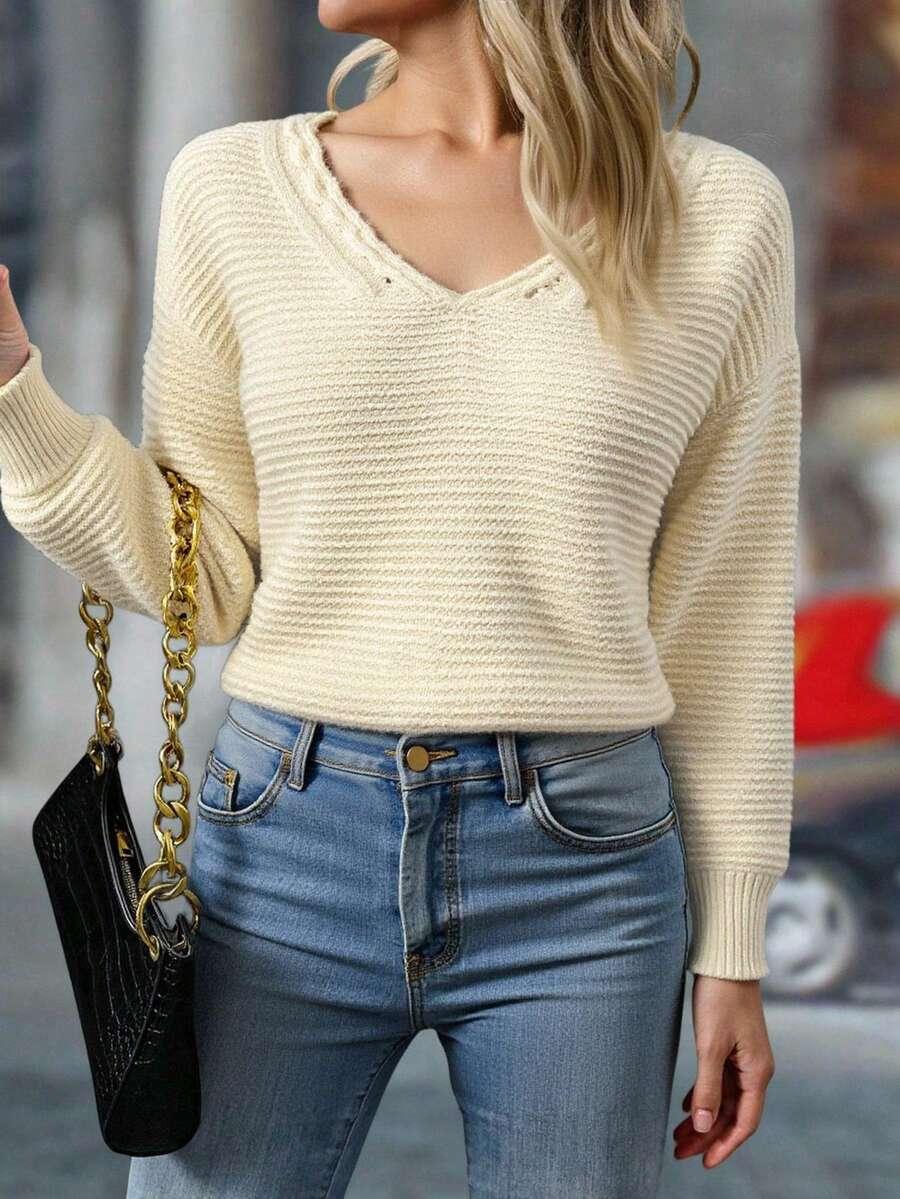 SWETER Z DEKOLTEM V 