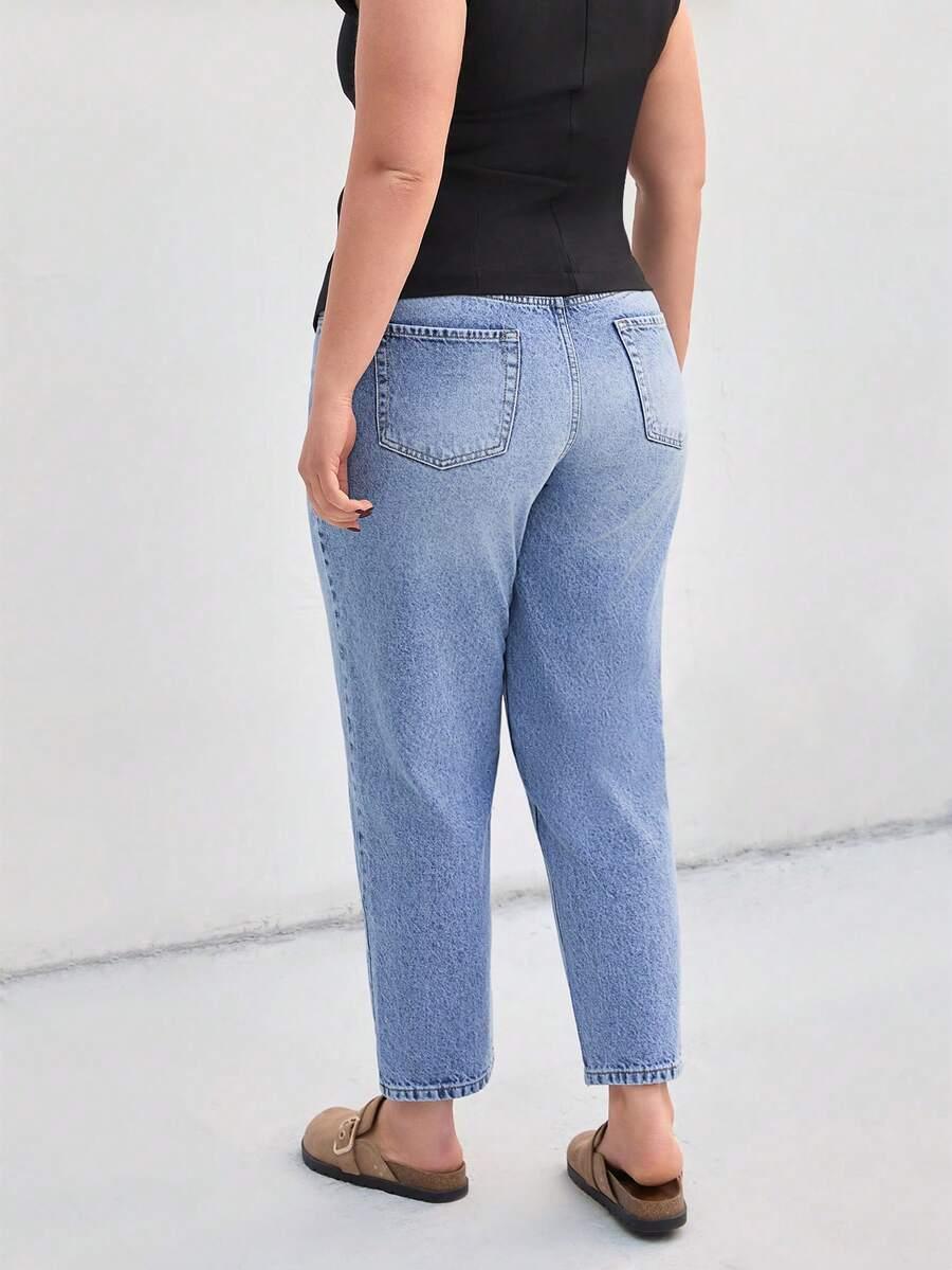 niebieskie jeansy kieszenie 