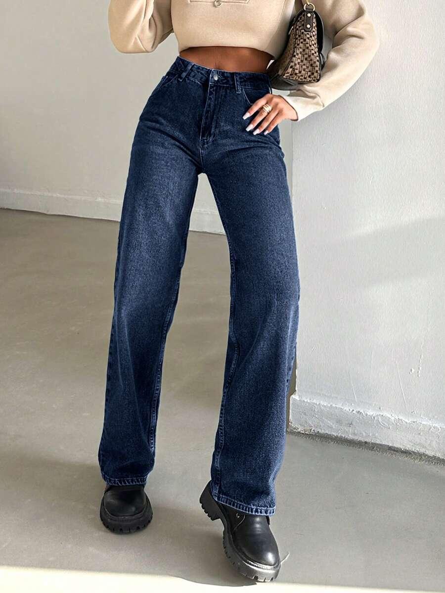 granatowe spodnie jeans