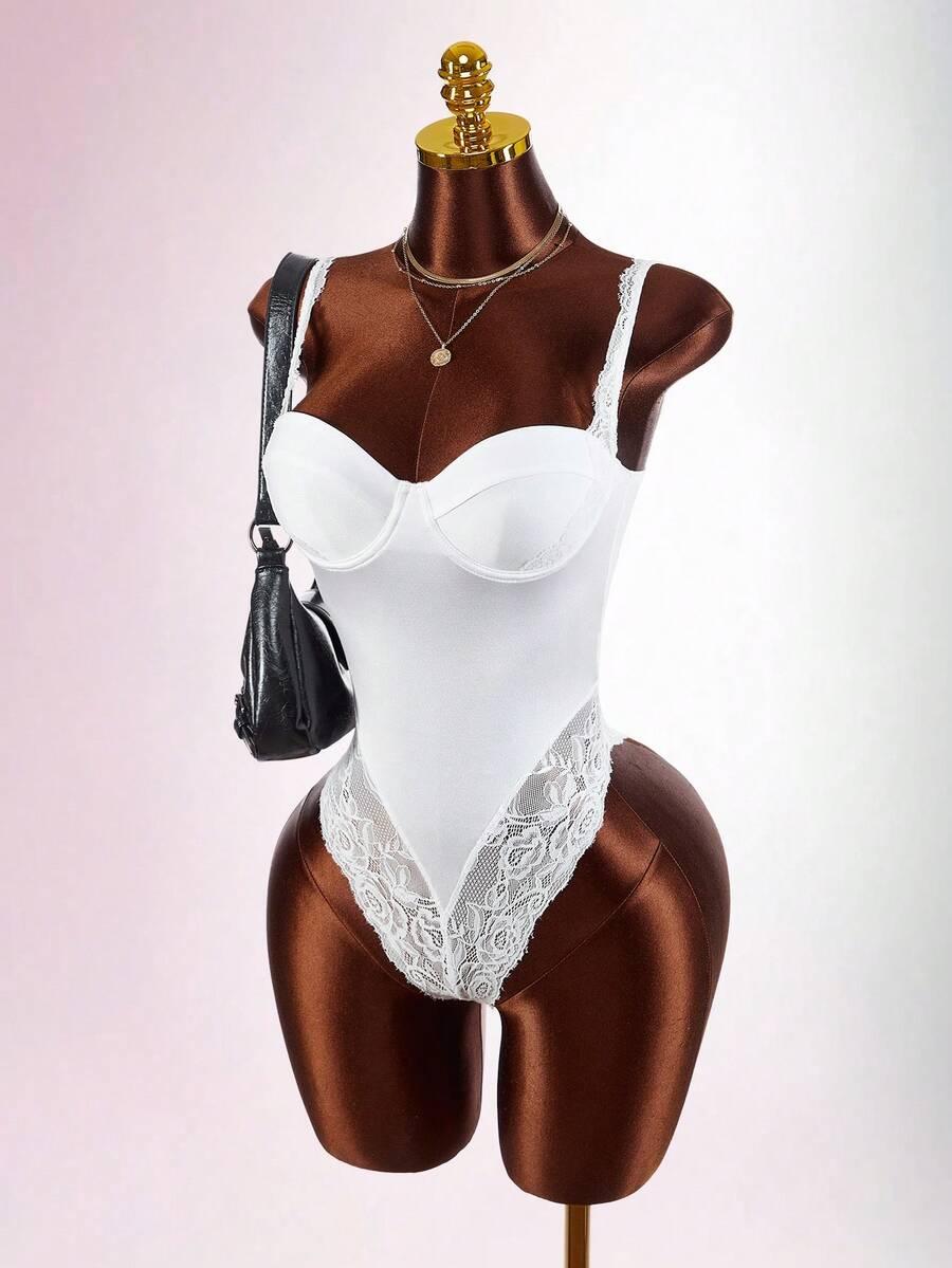 białe body koronka