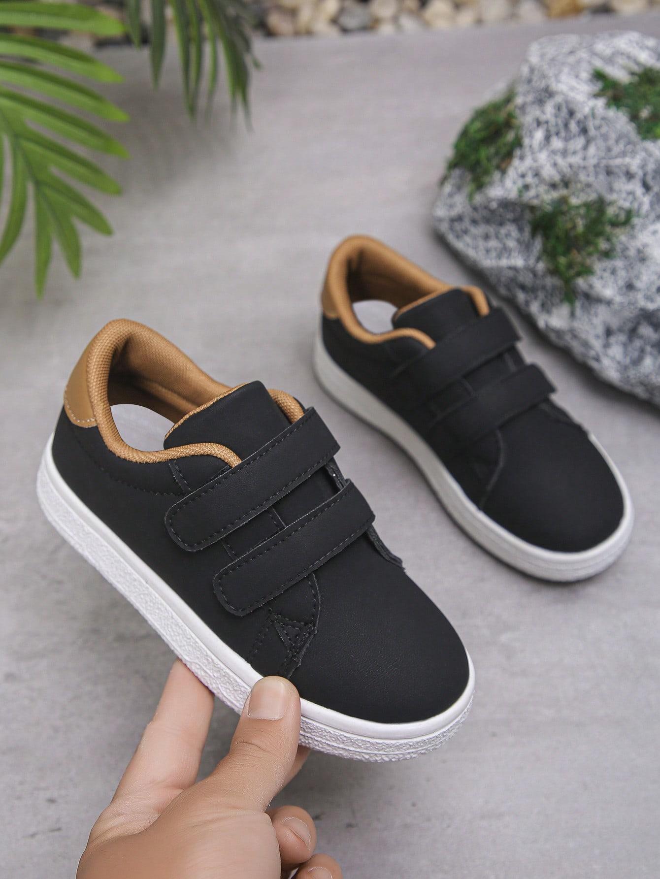 czarne buty sportowe