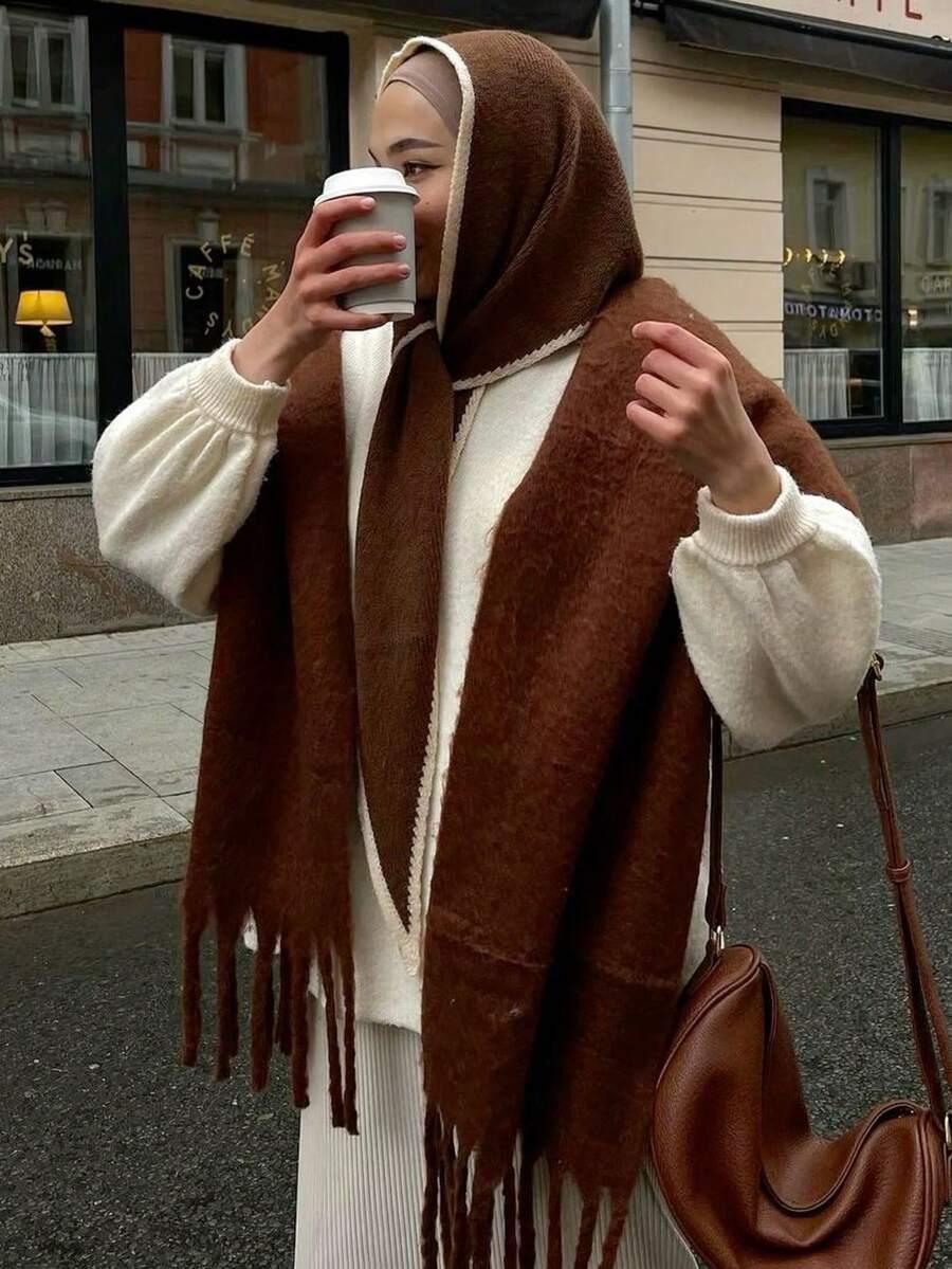 brązowy szalik frędzle