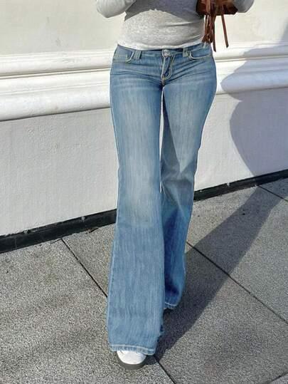 niebieskie spodnie jeans