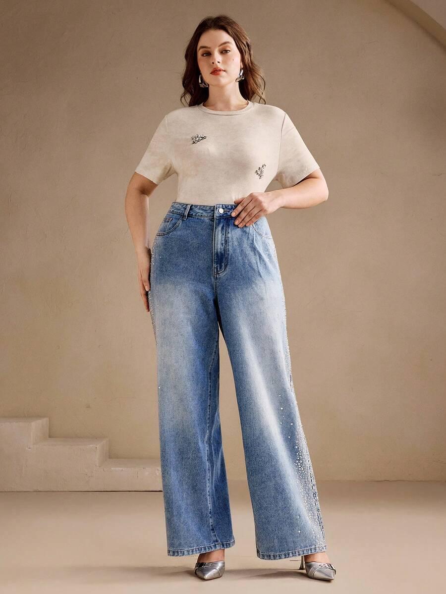 niebieskie spodnie jeans