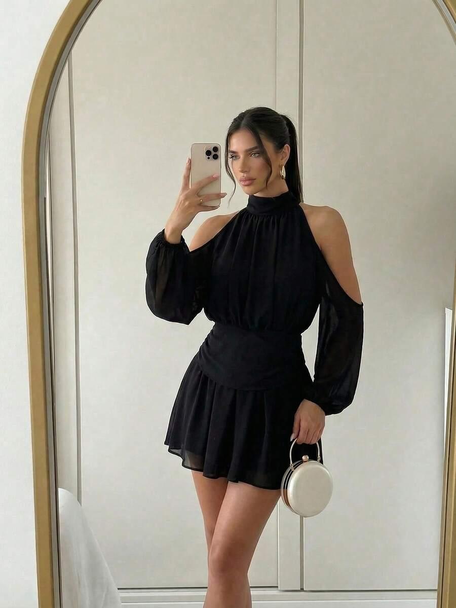 CZARNA MINI SUKIENKA