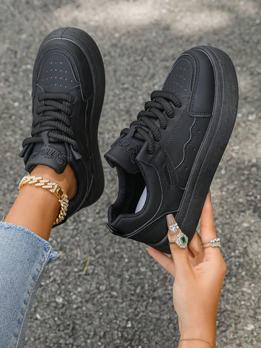 czarne buty sportowe 