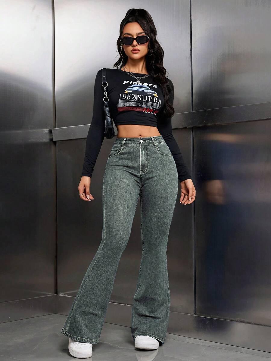 niebieskie spodnie jeans dzwony