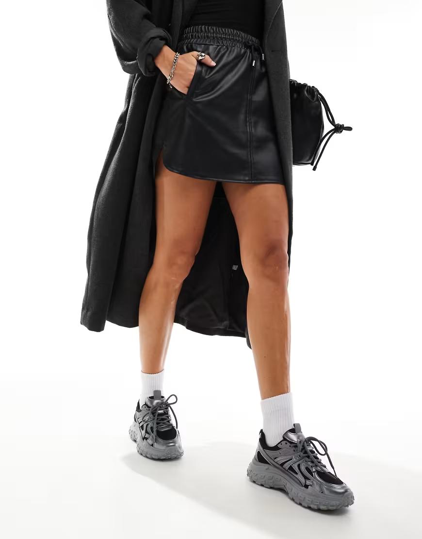 SZNUROWANE BUTY SPORTOWE