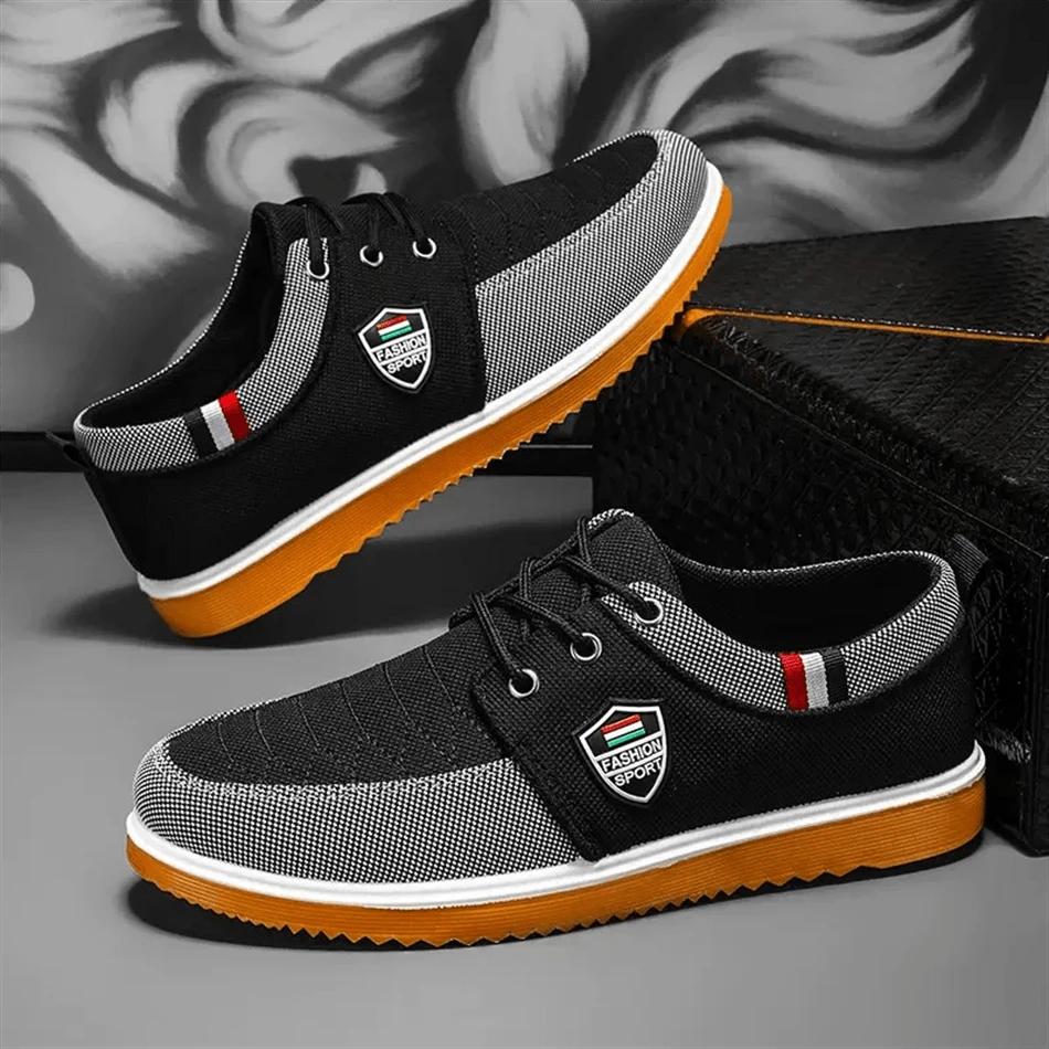 czarne buty sportowe
