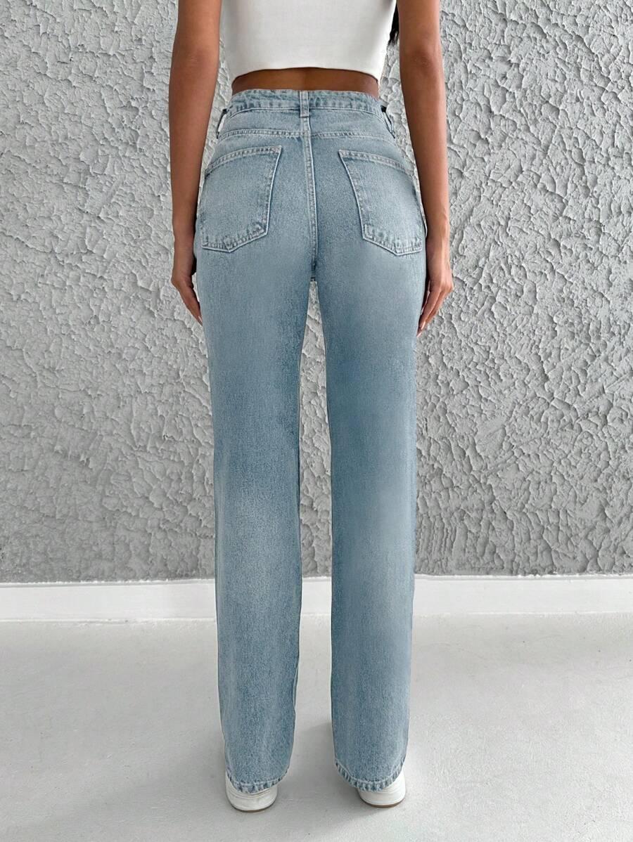 niebieskie spodnie jeans 