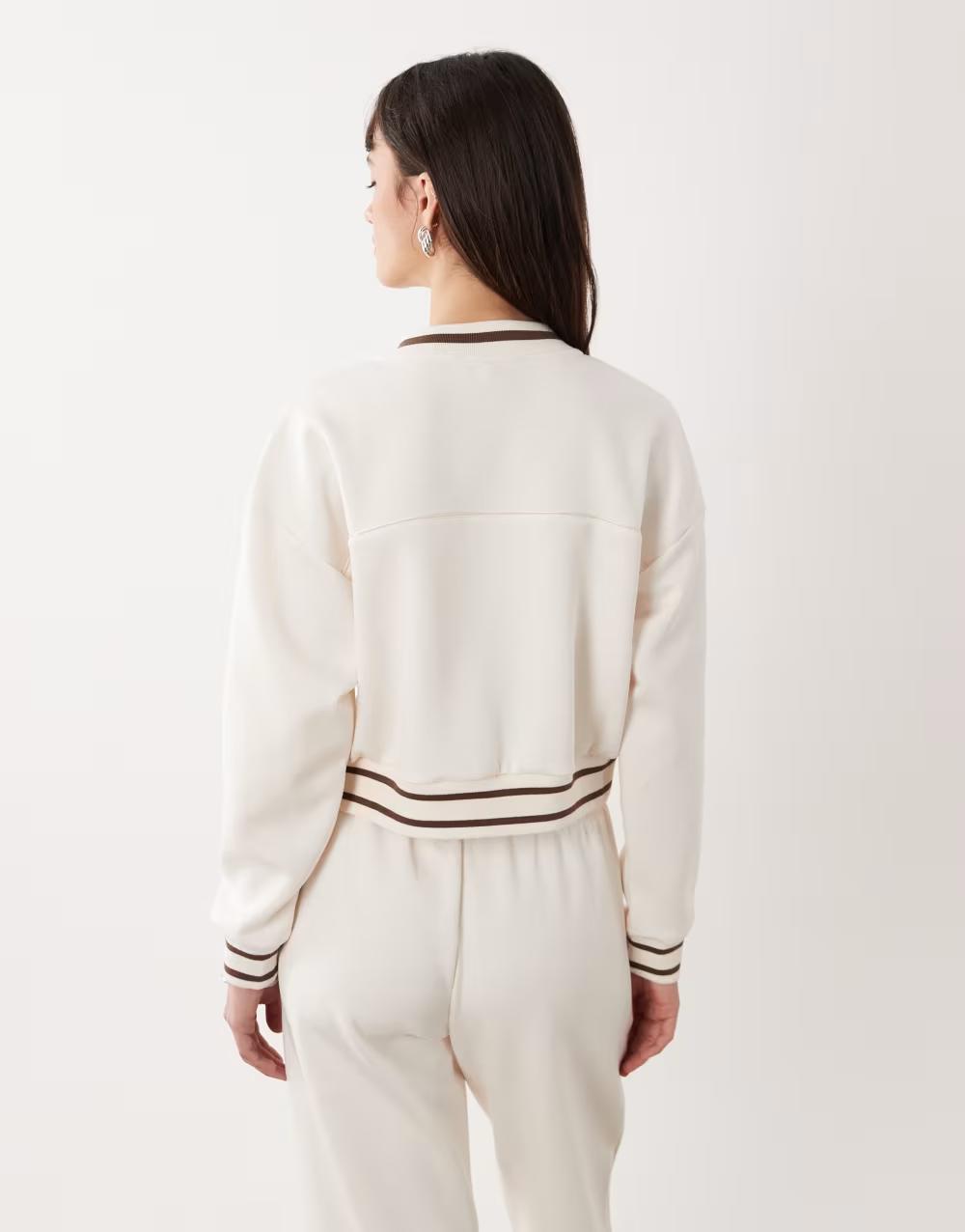 kremowa bluza zamek casual