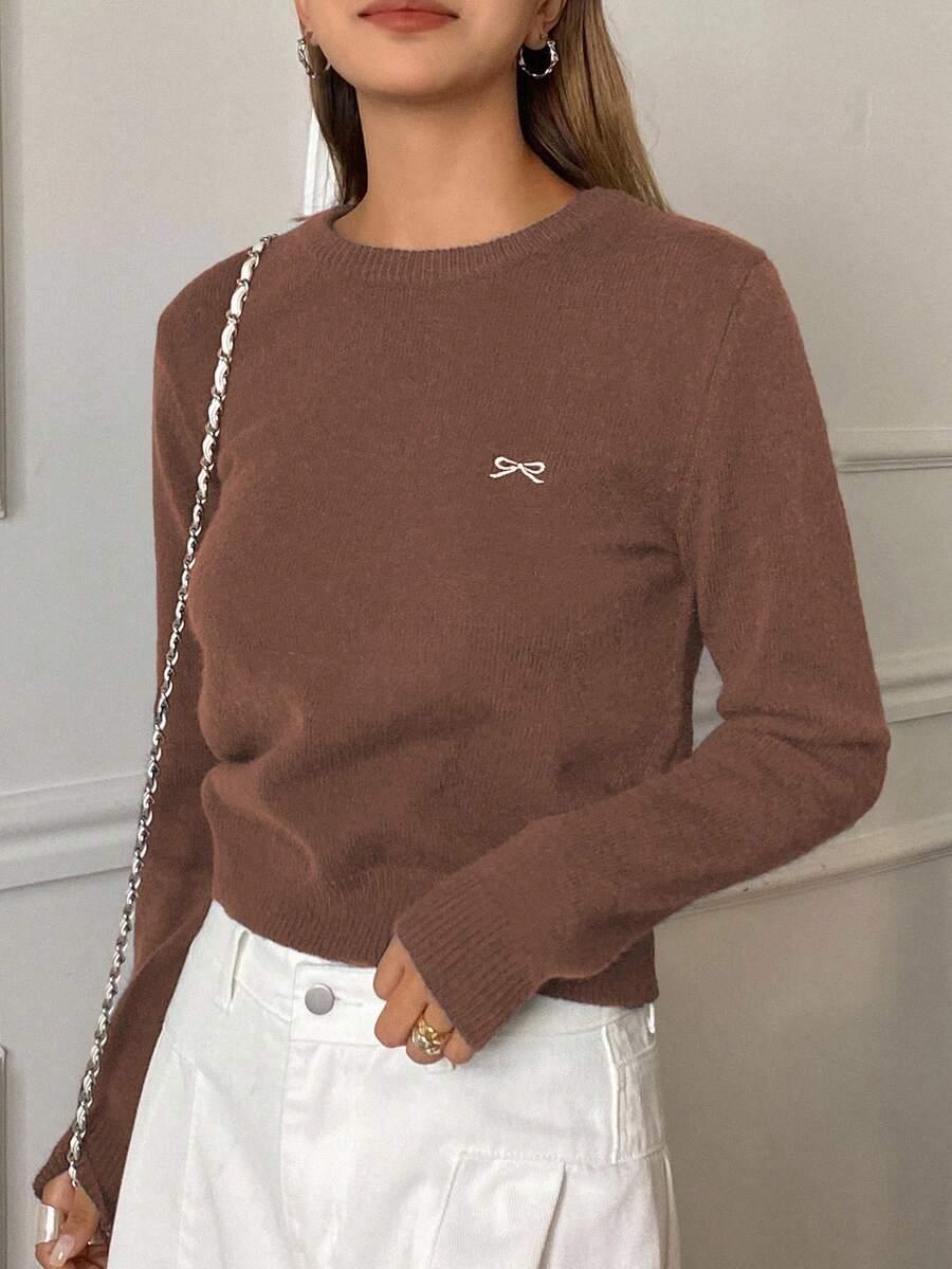 brązowy sweter okrągły dekolt