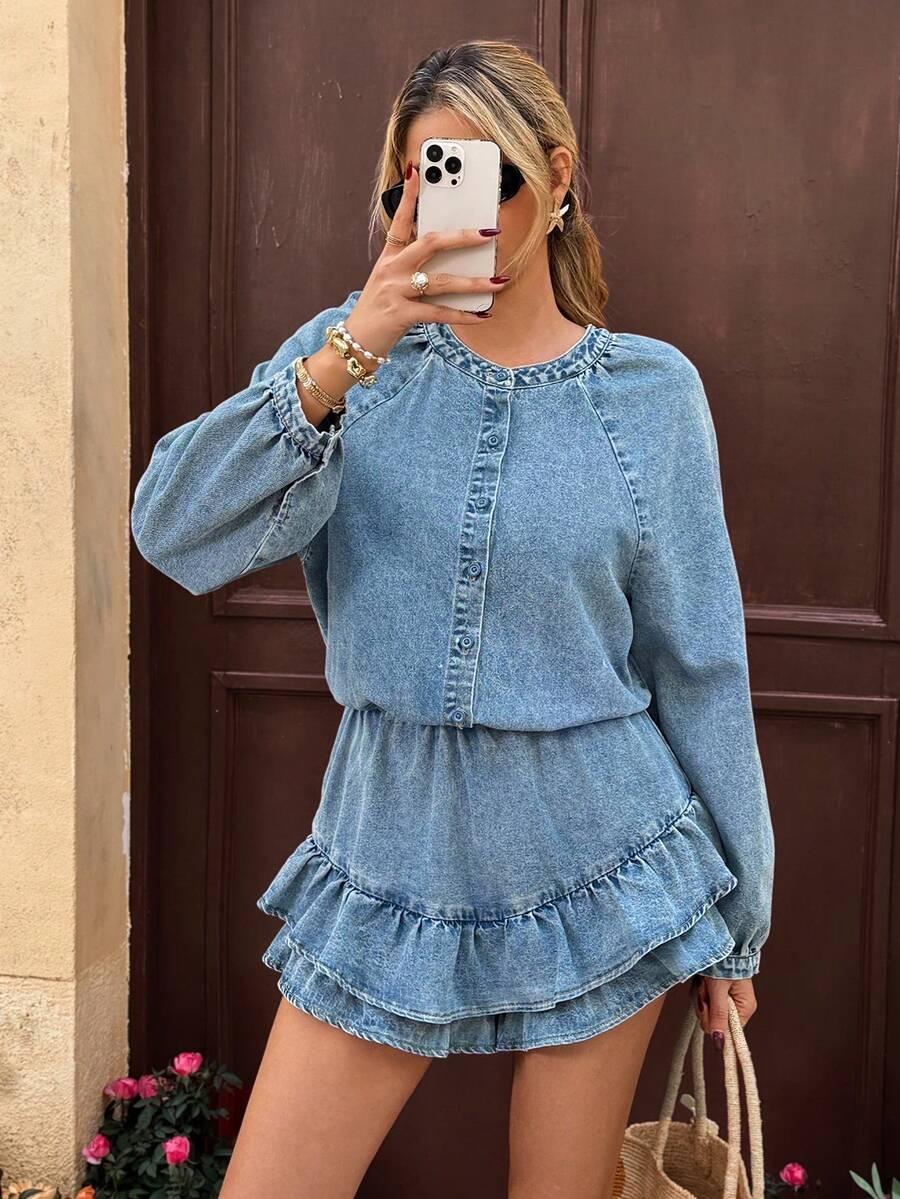 niebieski kombinezon jeans