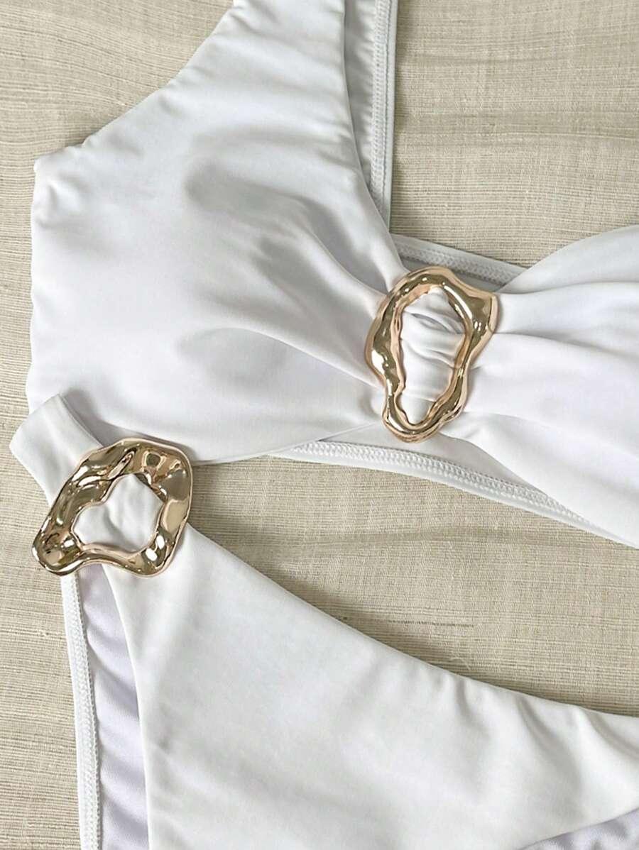 biała góra od bikini